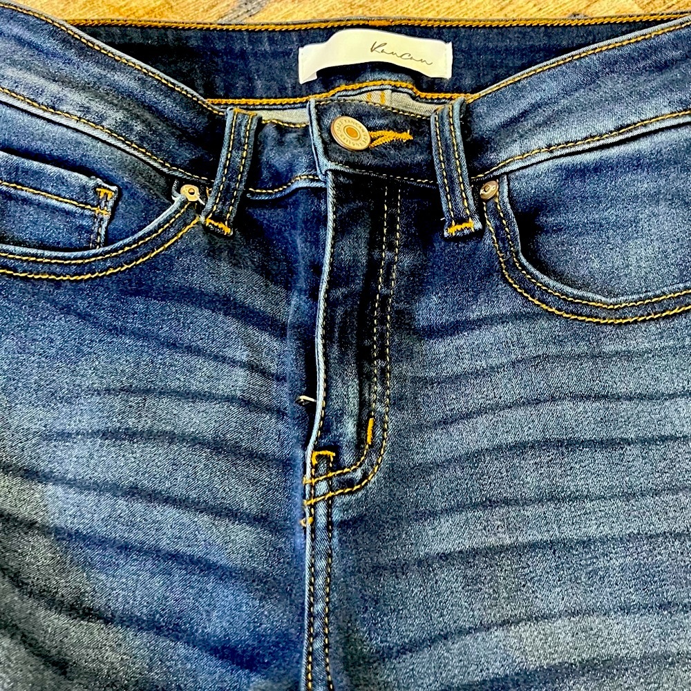 KanCan slim jeans, size 7/27, blue faded style. - Picture 2 of 4
